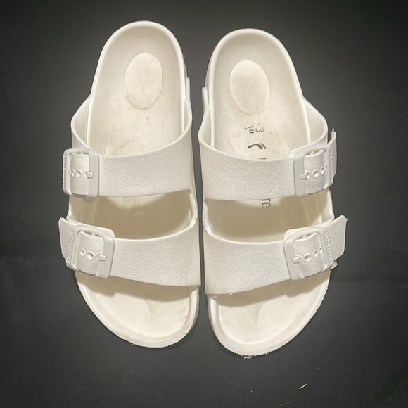 Girls crocs and Birkenstocks selling together - Picture 2 of 6